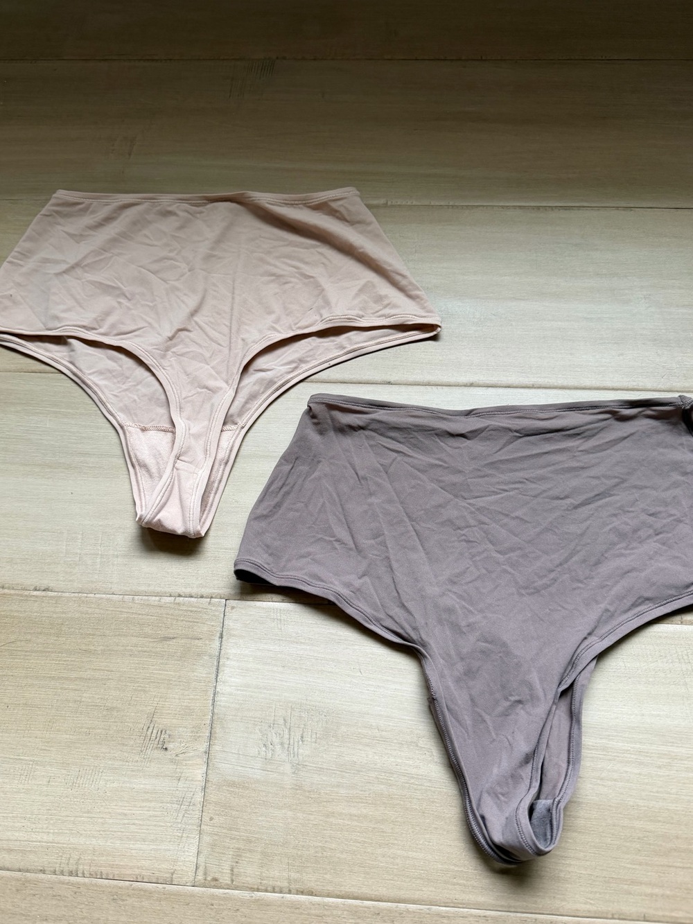 NWOT - Skims Thong(s)